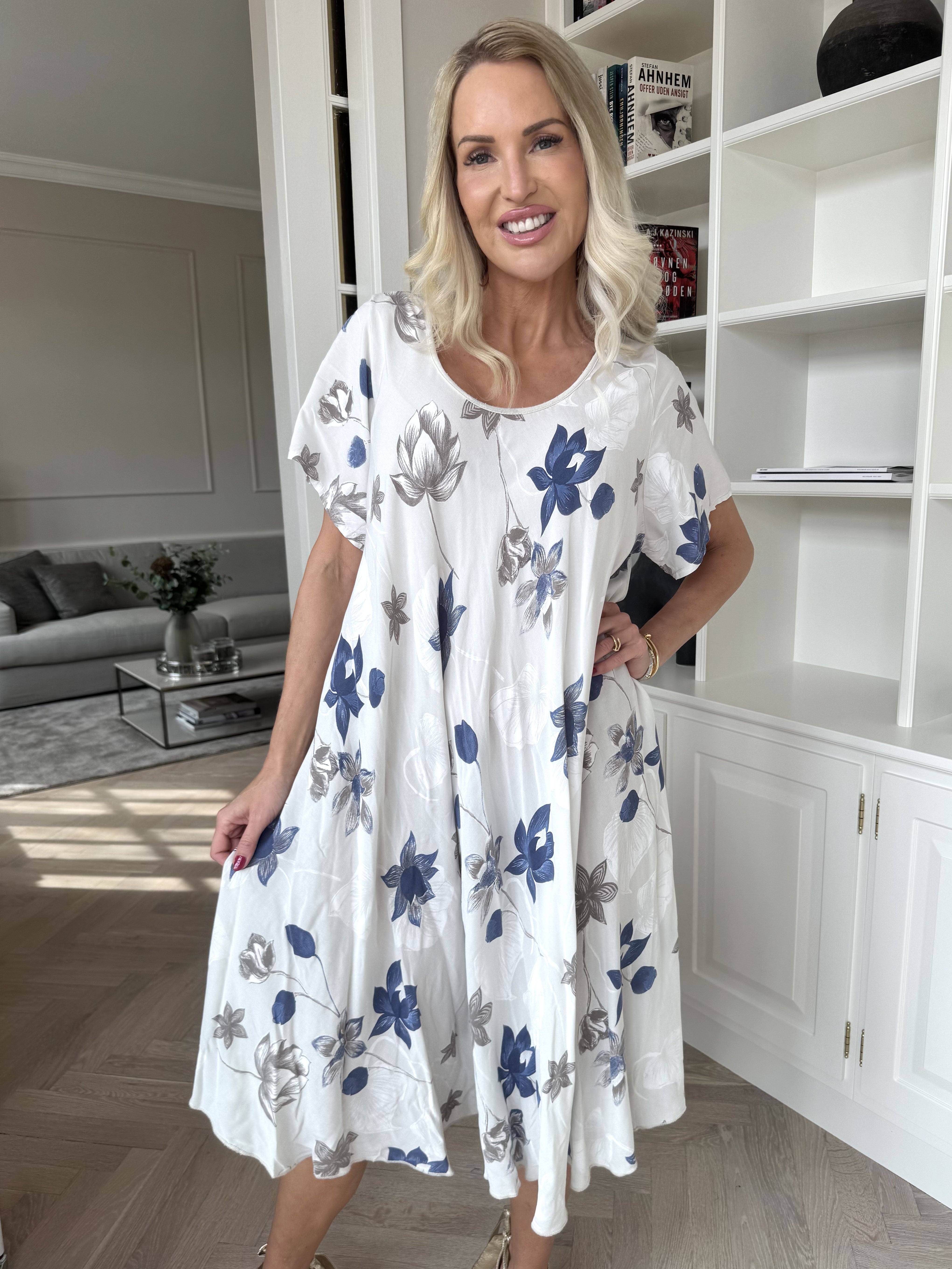 Bora - Sød tunikakjole i bomuld med blomsterprint